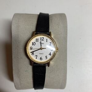 Timex Quartz Womens Watch Gold Tone Case White Dial Black Leather Band T78